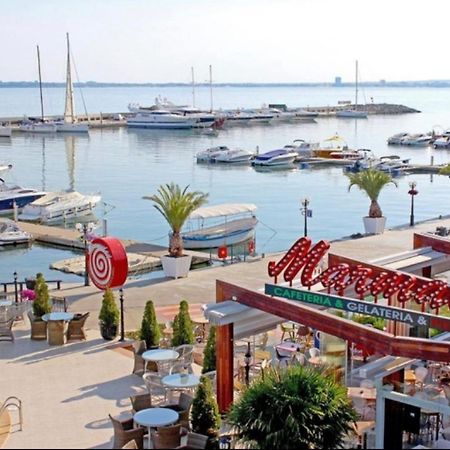 Family Hotel Aqua Равда Екстериор снимка