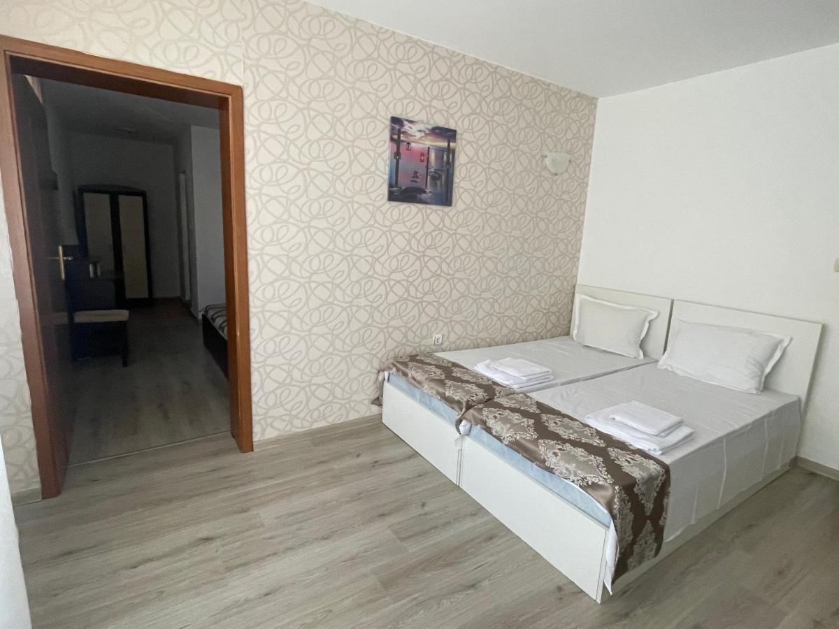 Family Hotel Aqua Равда Екстериор снимка