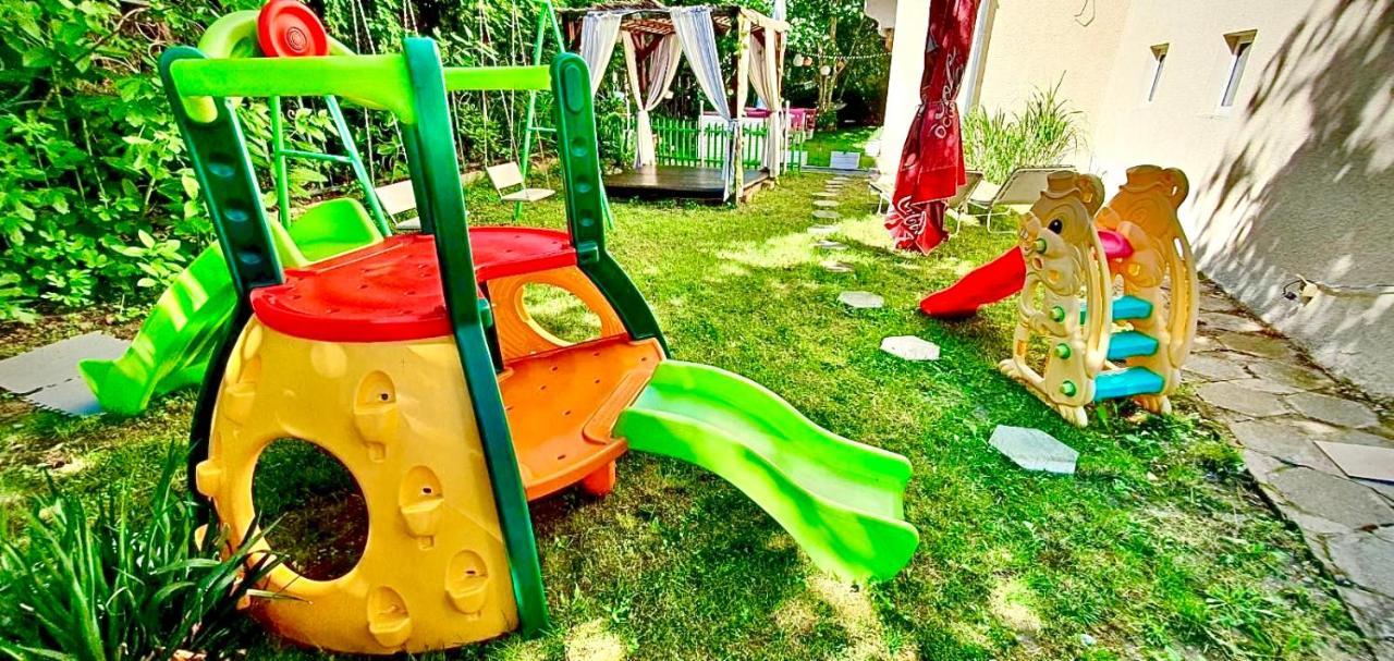 Family Hotel Aqua Равда Екстериор снимка