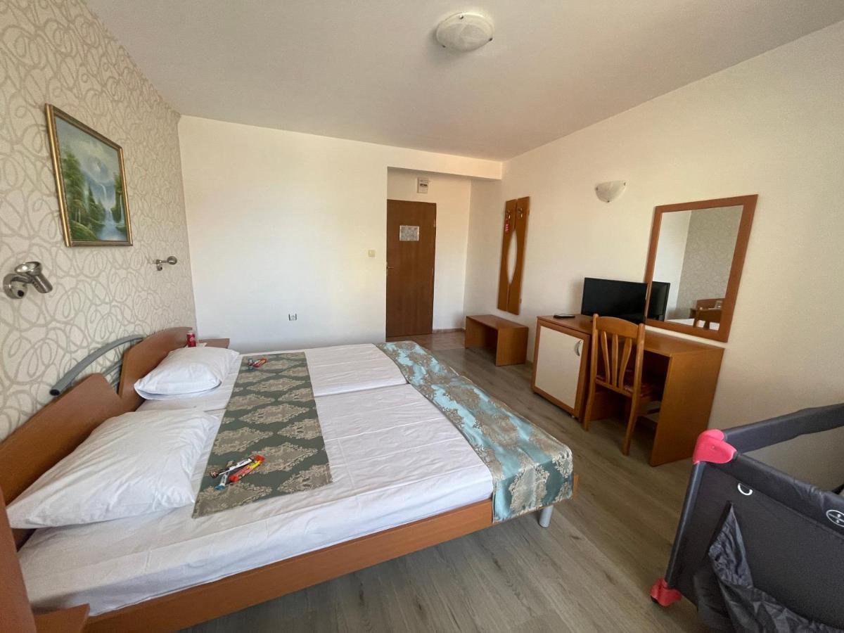 Family Hotel Aqua Равда Екстериор снимка